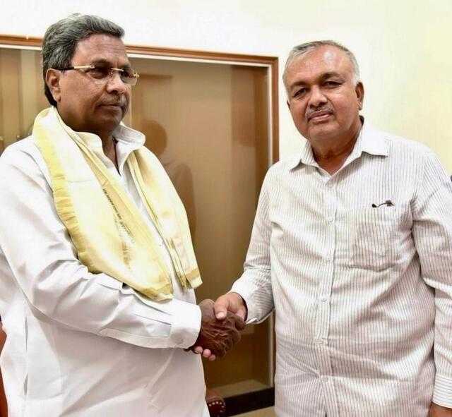 Day after getting portfolio, K'taka minister Ramalinga Reddy resigns ...