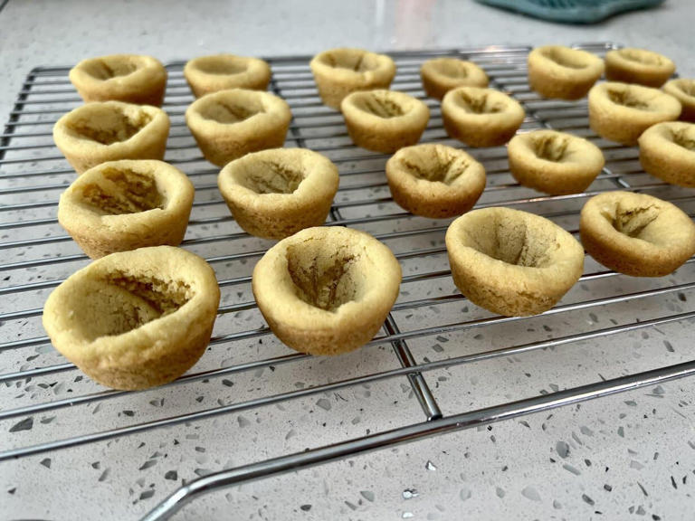 Easy summer mini berry tarts