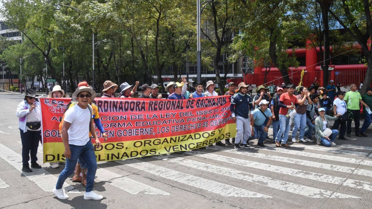 Marcha y bloqueos CNTE hoy 5 de junio en CDMX en vivo | Manifestantes ...