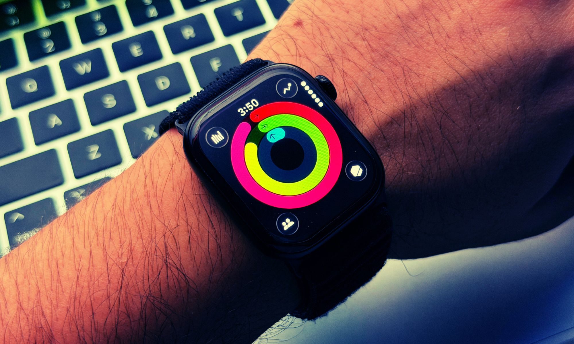 Next-gen Apple Watch could get an upgraded OLED screen with a battery ...