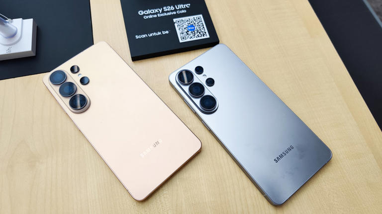 How long do owners say Samsung Galaxy phones usually last?