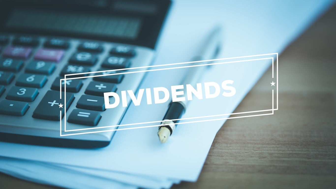 Want $10,000 a year on $100K? This preferred-stock fund pays it monthly
