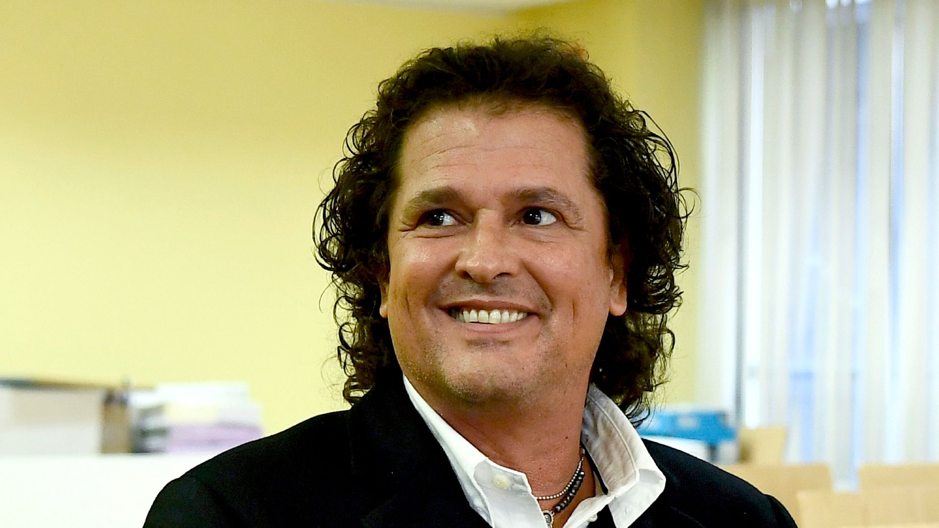 Shakira’s friend, Carlos Vives, breaks silence on viral Piqué and Clara Chía like controversy