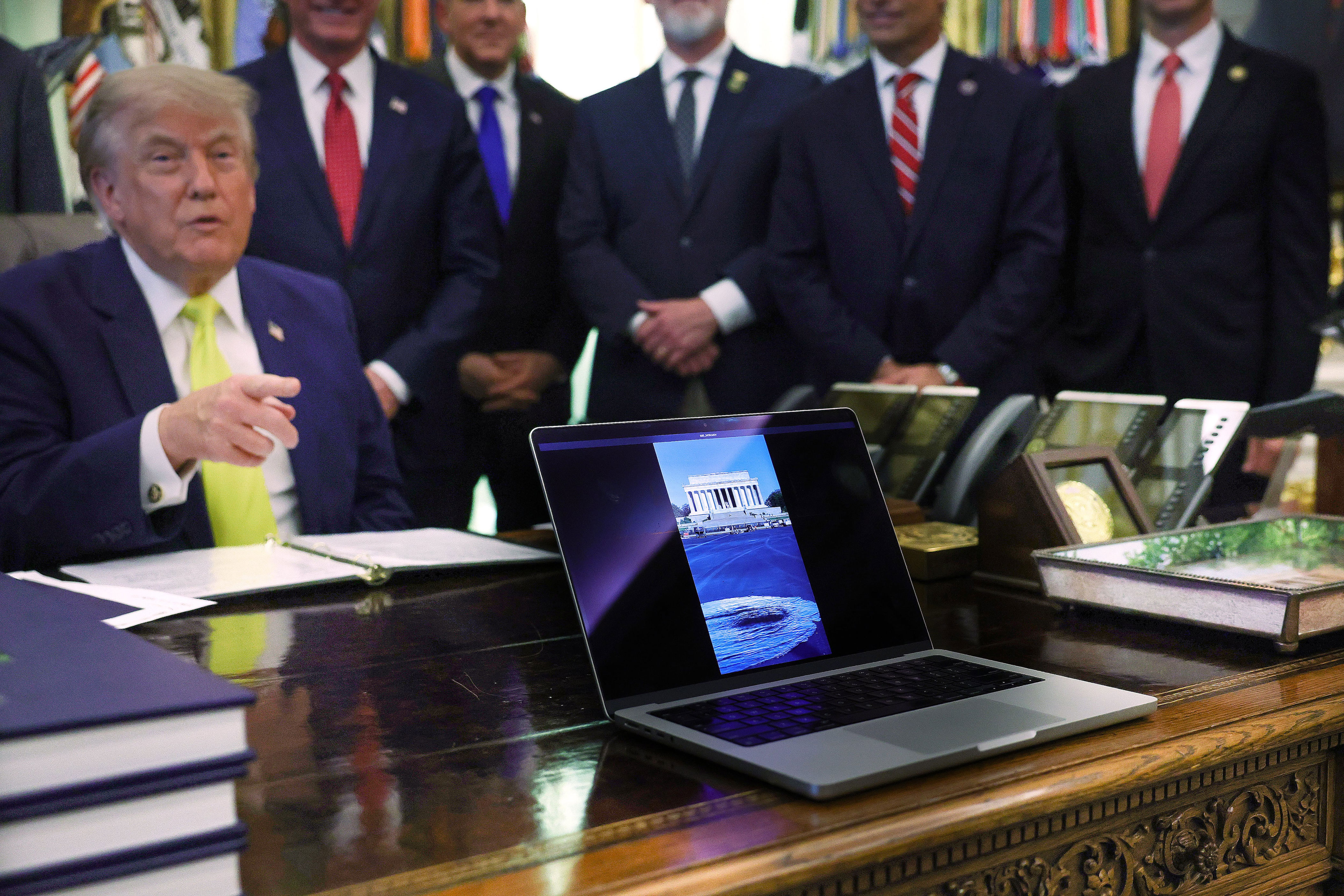 Trump melts down over reflecting pool 'paint job'