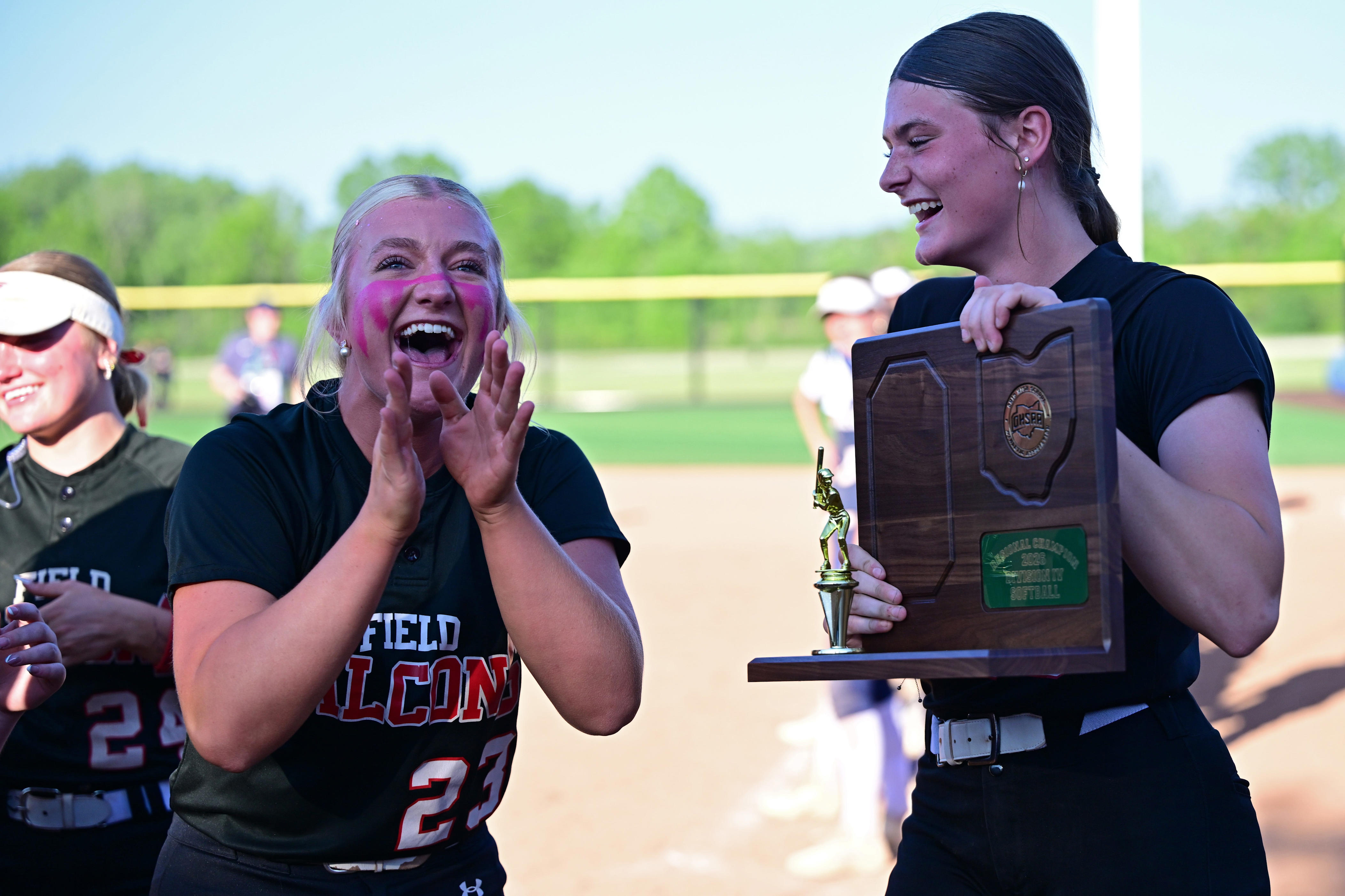 Ohio high school softball scores, Field vs Kenton Ridge, live updates