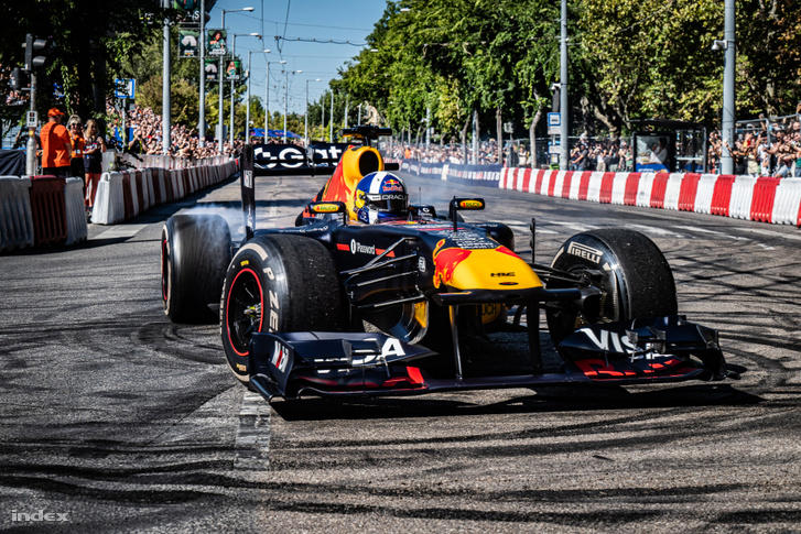 A Red Bull Showrun Budapest x Totalcar Fanzone lett a Flash Award 2026 ...