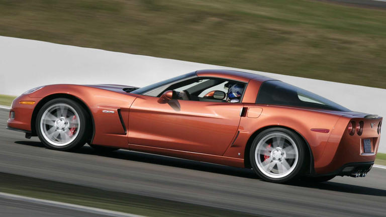 The Chevrolet Corvette C6 Z06 is the last affordable 7,000-RPM V8 ...