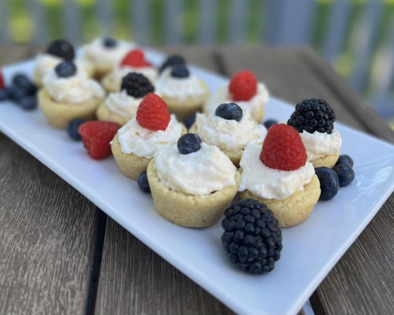 Easy summer mini berry tarts