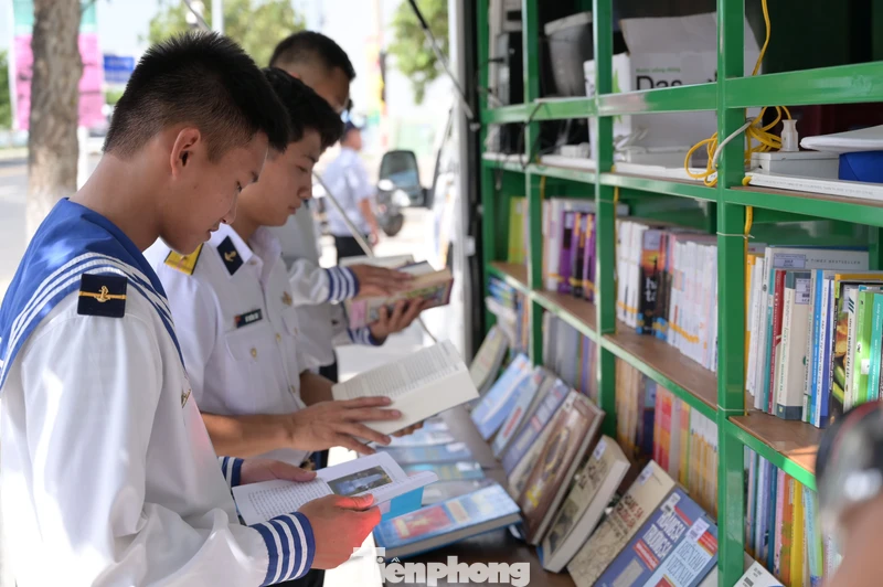 Bạn trẻ với tình yêu biển đảo Tổ quốc