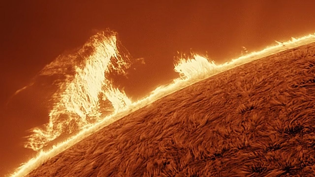 Astrophotographer captures colossal 'Godzilla' plasma cloud stalking ...