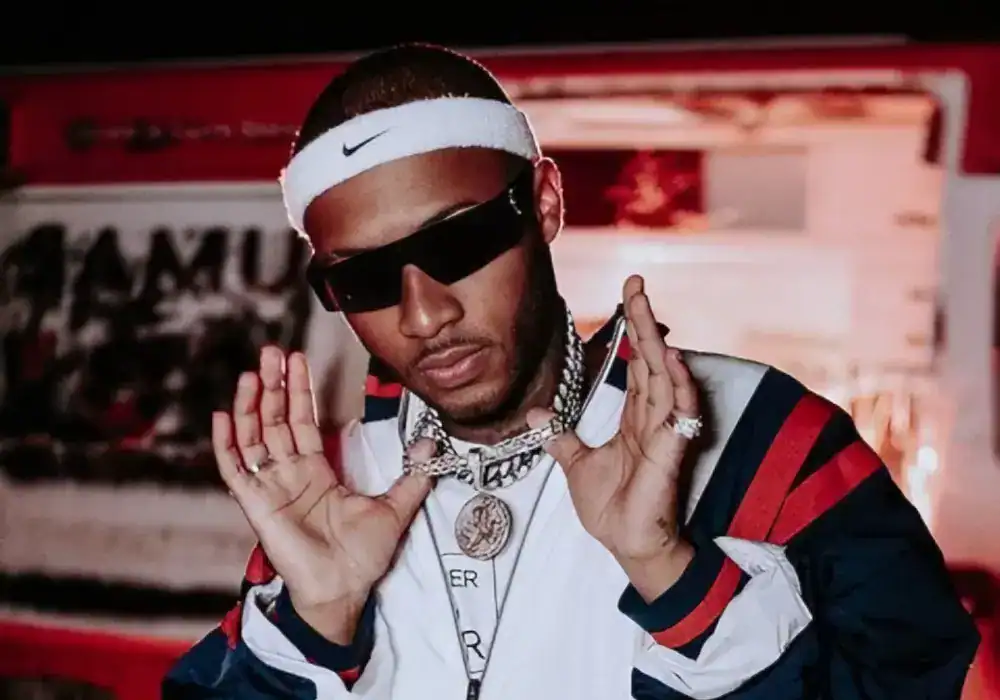 Rapper Orochi quebra o silêncio após stalker danificar McLaren e Ferrari