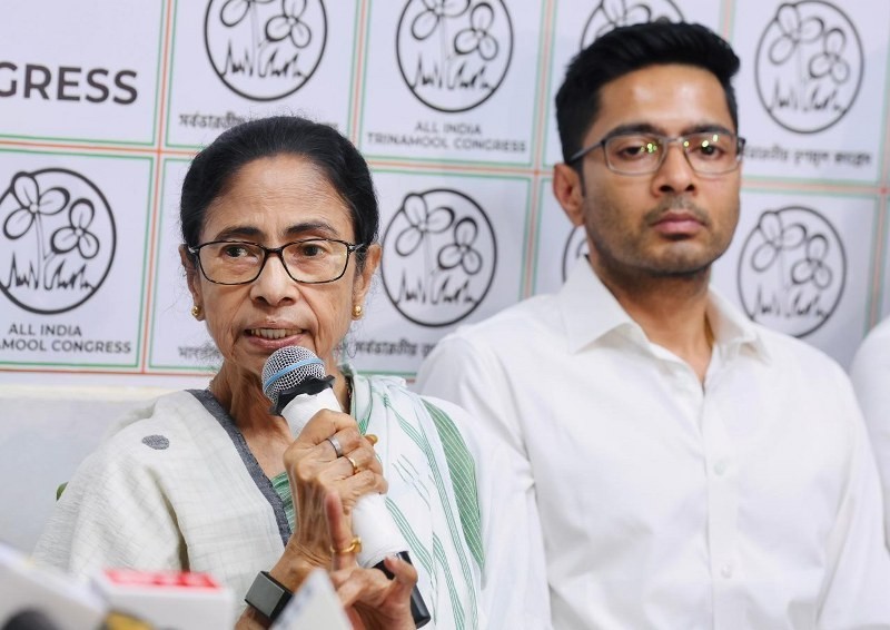 Mamata's numbers problem grows: Just 8 MLAs, 6 MPs attend crucial TMC meet