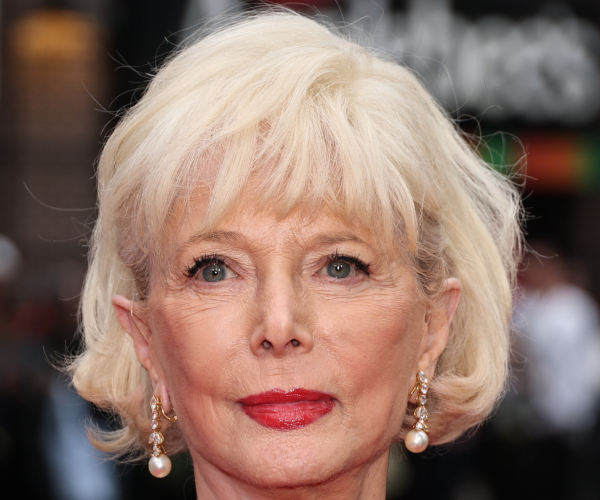 '60 Minutes' stars defend staying amid turmoil