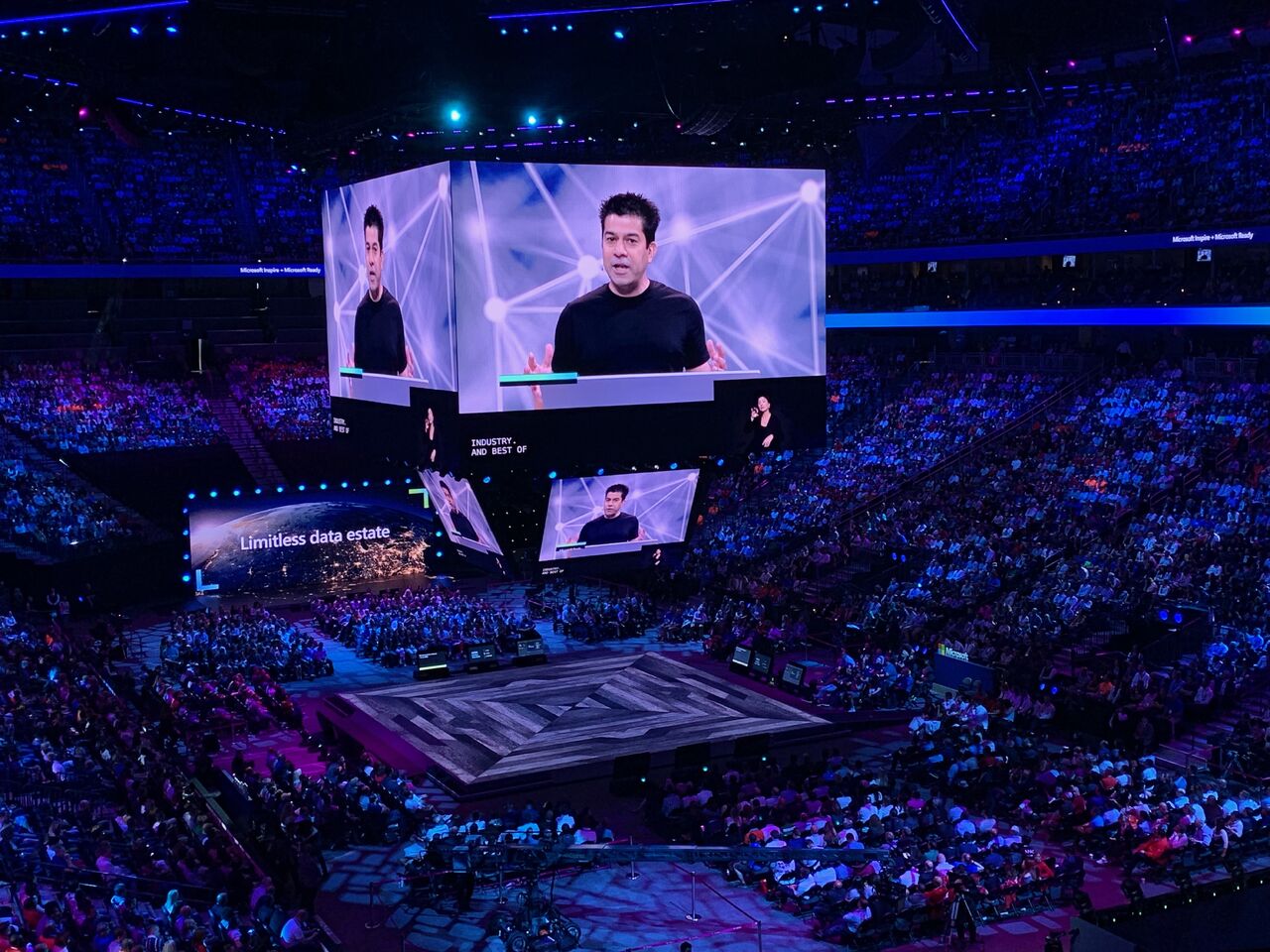 Tech moves: Salesforce names president; Microsoft execs coming and ...