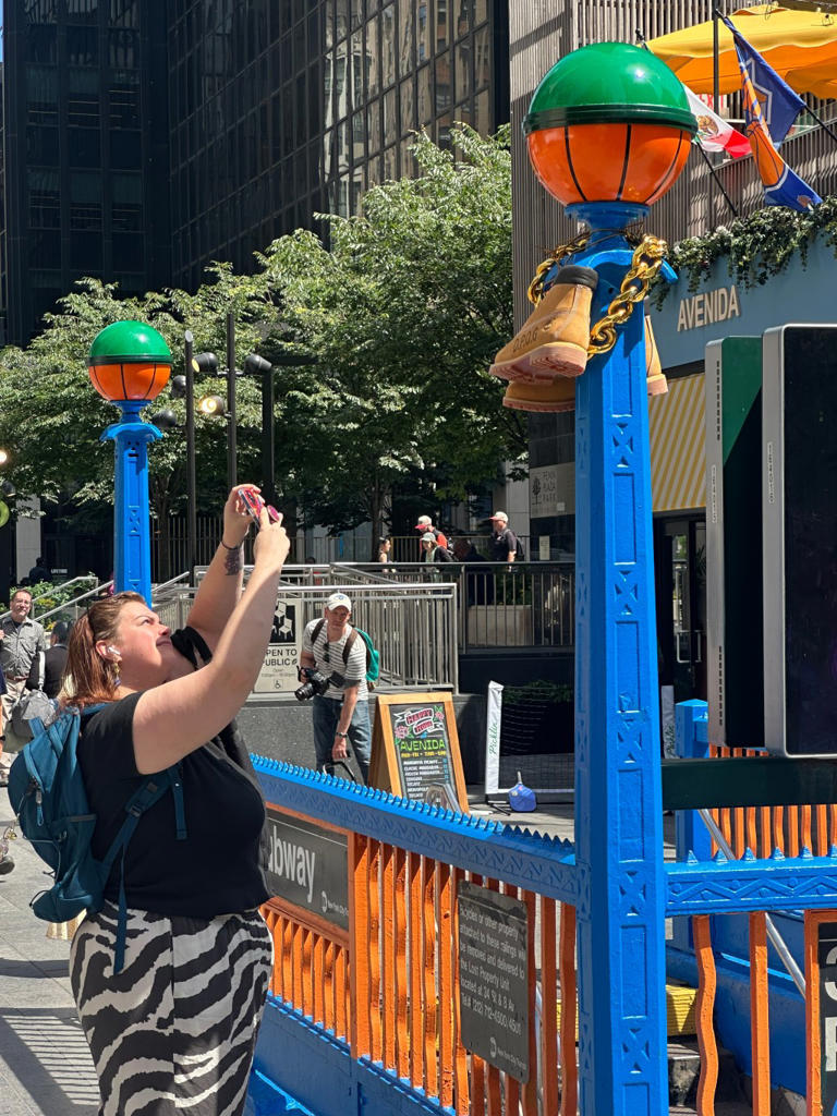 Knicks-themed NYC subway entrance becomes latest viral tribute during ...