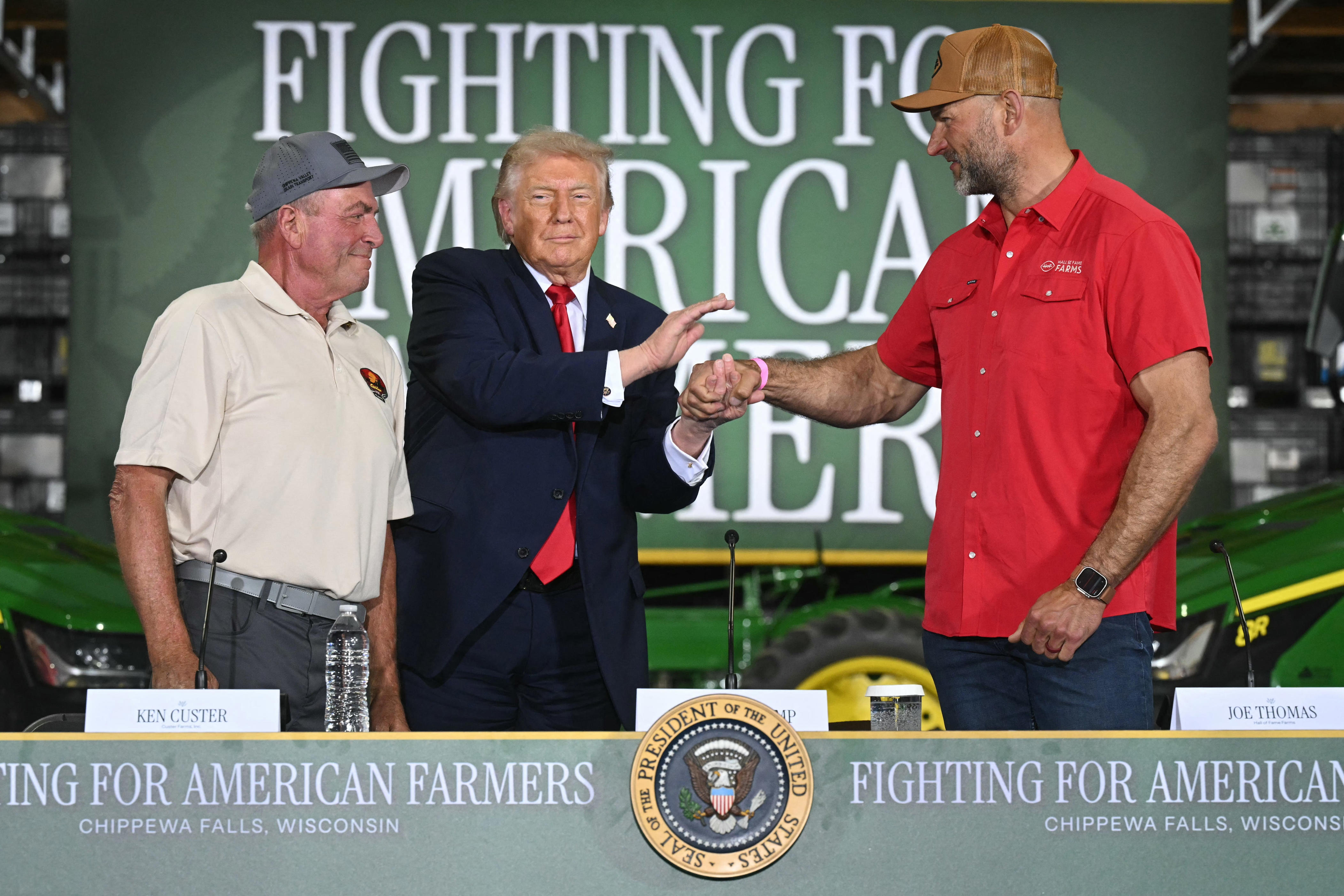 Trump compliments physiques of Wisconsin's Joe Thomas and Jordan Stolz