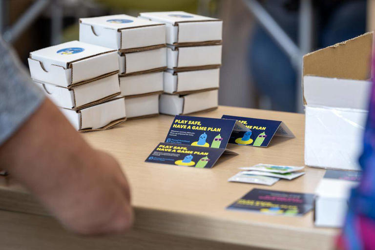 Planned Parenthood preps 5,000 safer-sex kits, with condoms, for KC ...