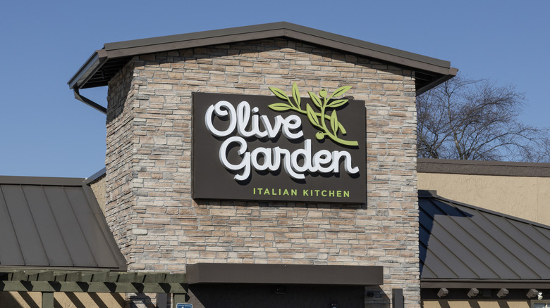 The Worst Olive Garden Entree That Isn't Pasta