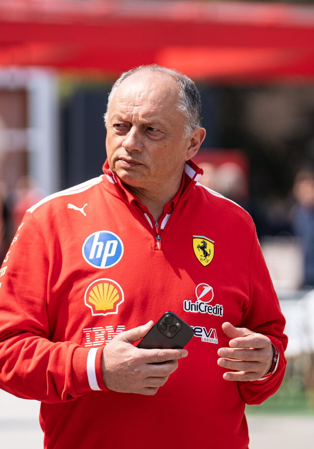 Ferrari, Vasseur ricoverato in ospedale: "È sotto osservazione, oggi non sarà in pista"