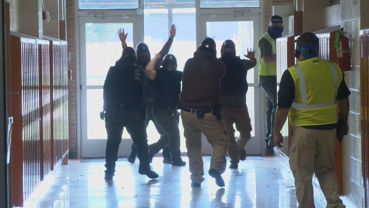 Law enforcement trains for active shooter scenario at Walnut Ridge High ...