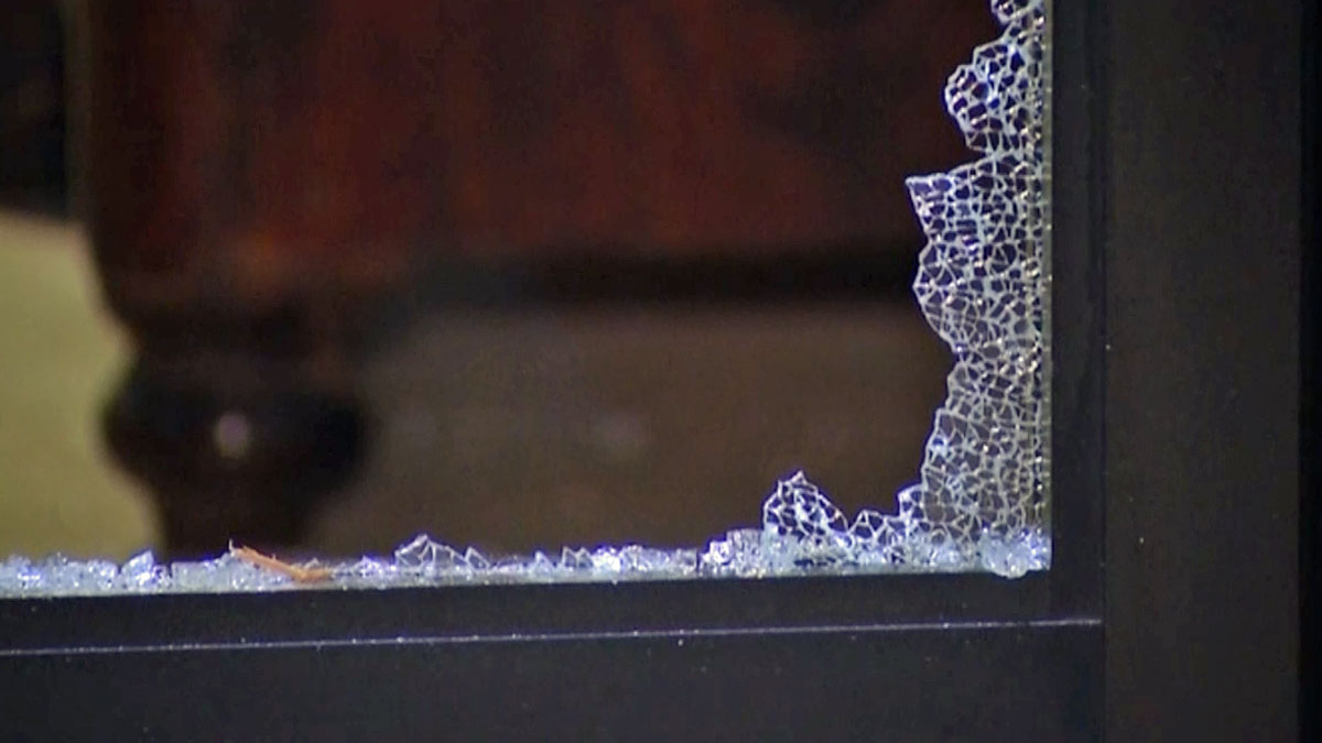 Burglars steal $220K in jewelry from a Tujunga home, police say
