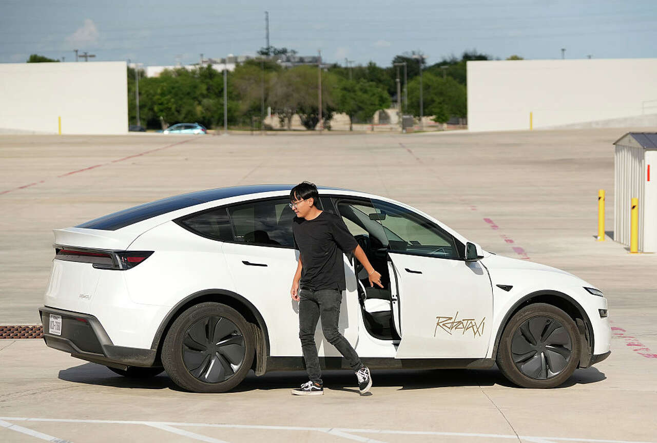 Tesla rolls out 'unsupervised' robotaxi fleet in Central Texas