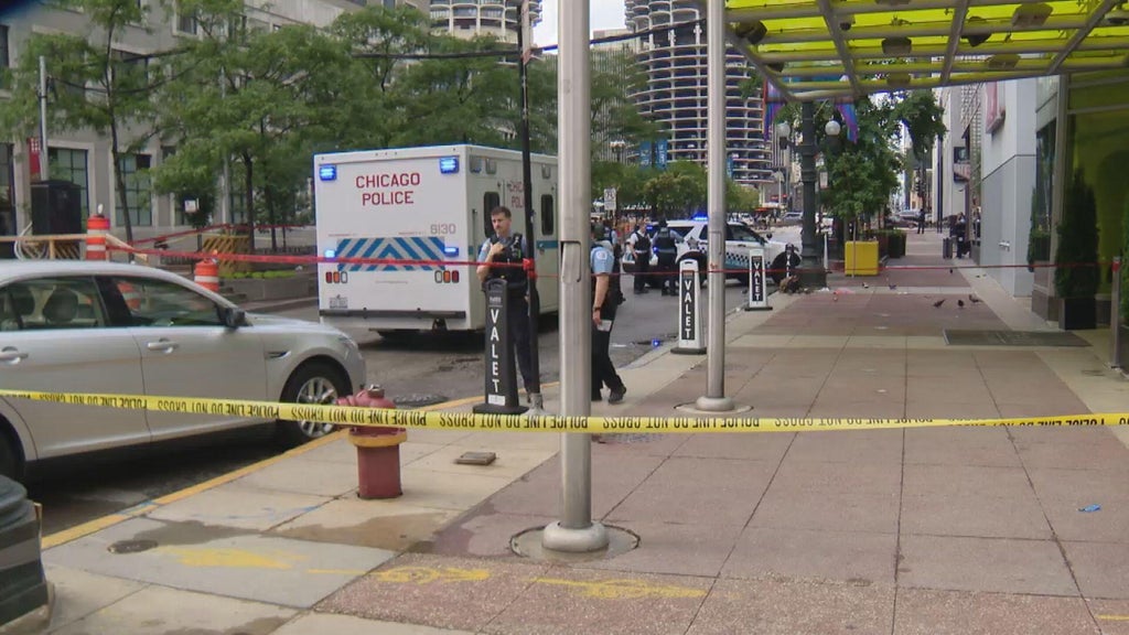 1 injured in Loop stabbing after man made unwanted contact with woman ...