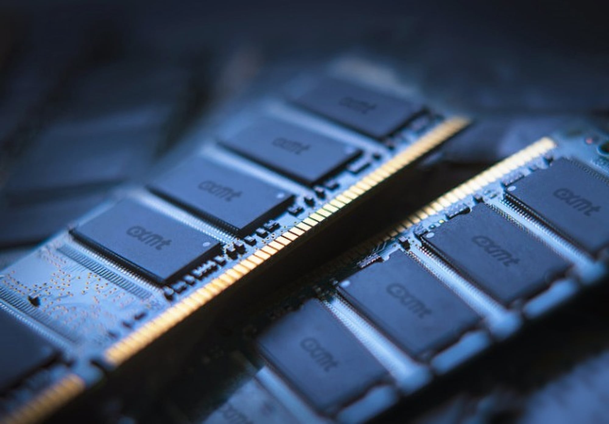 Chinese memory makers step up challenge to Korea’s chip champions