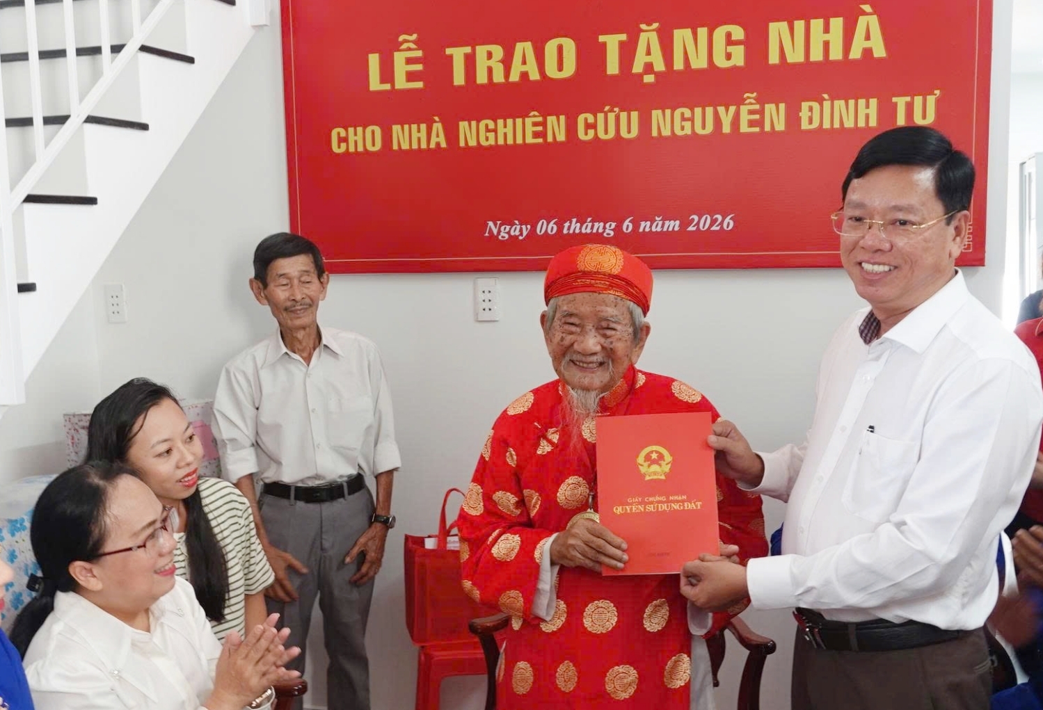 TP HCM tặng nhà cho tác giả 106 tuổi