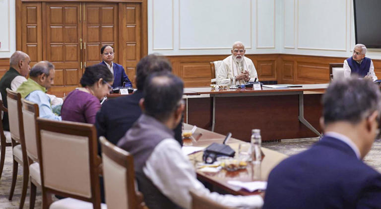 PM Discusses Measures with EAC to Further Boost Economic Growth Amid Global Challenges