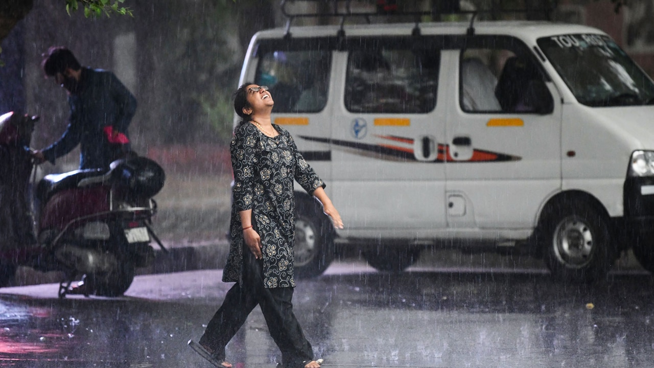 Noida weather: Rain likely today? IMD issues yellow alert - check ...