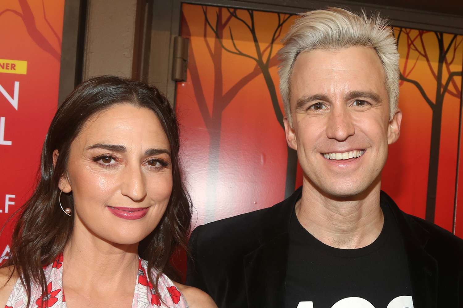 Sara Bareilles se emociona hasta las lágrimas al recordar la pérdida de sus amigos Gavin Creel y Chad Joseph a causa del cáncer: «La muerte sigue viva».
