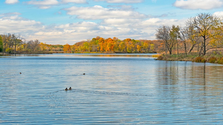 Chicago's suburban lake retreat is a quiet getaway with extensive ...