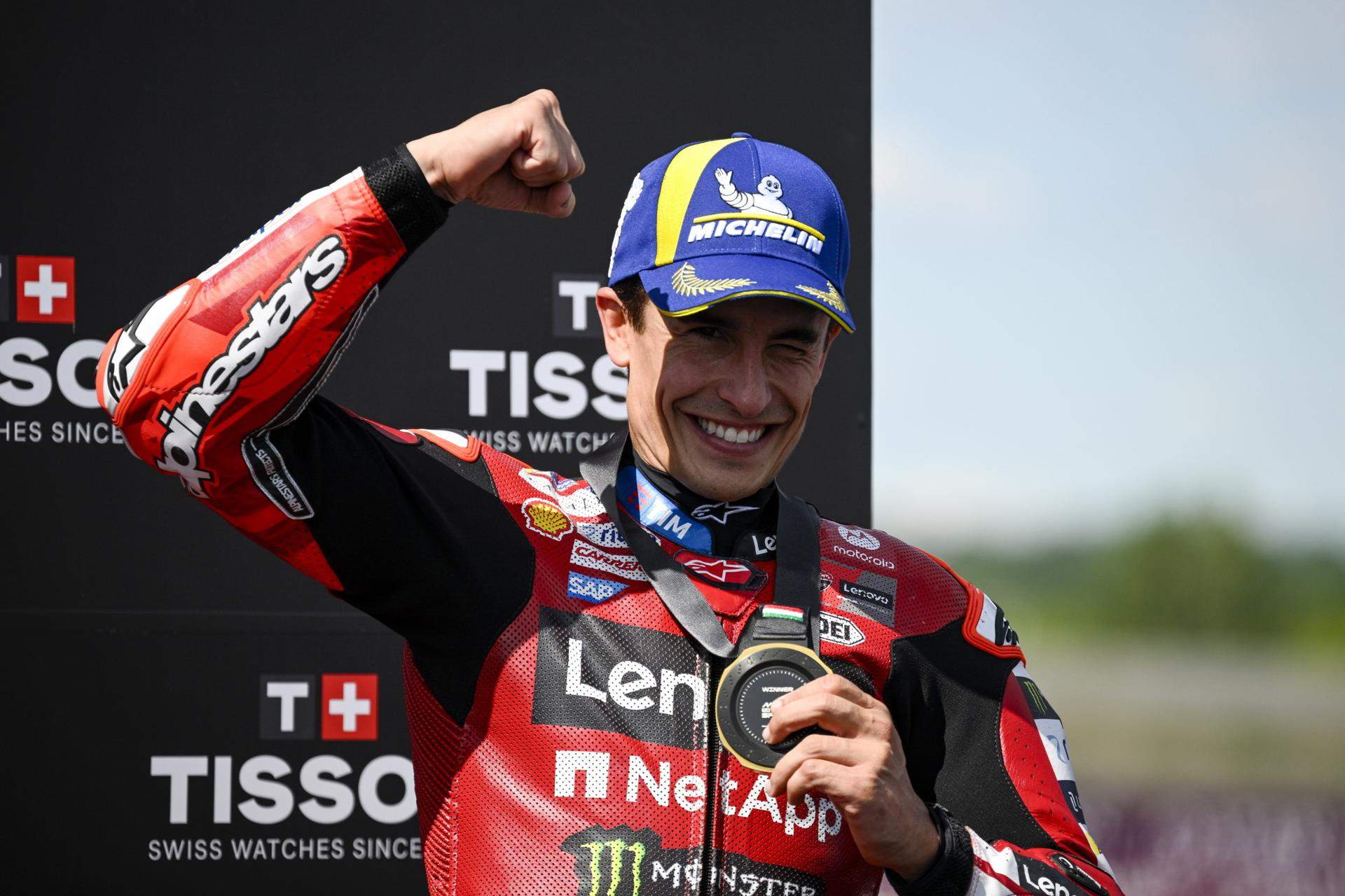 Davide Tardozzi ordena a Ducati que acelere la renovación de Marc ...