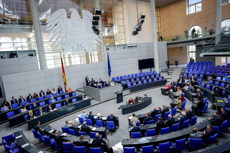 Business group: German MPs should cancel summer recess to pass reforms