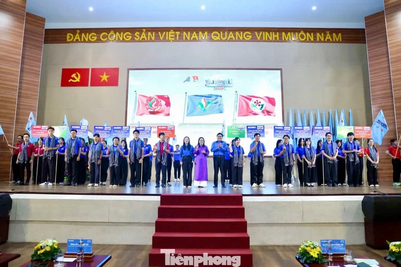 Lâm Đồng 'bắt tay' Đại học Quốc gia TPHCM đưa chuyển đổi số về tận thôn bản