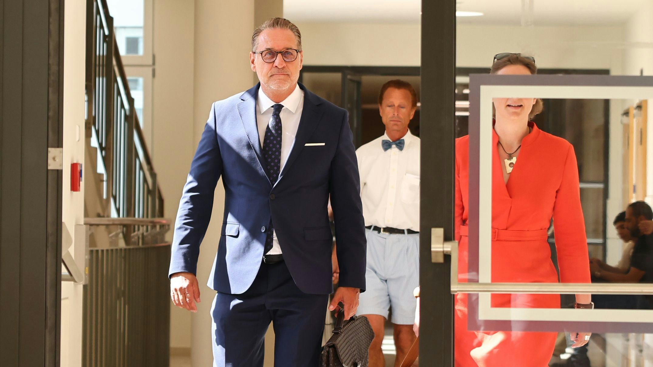Ex-Vizekanzler Strache zittrig: 