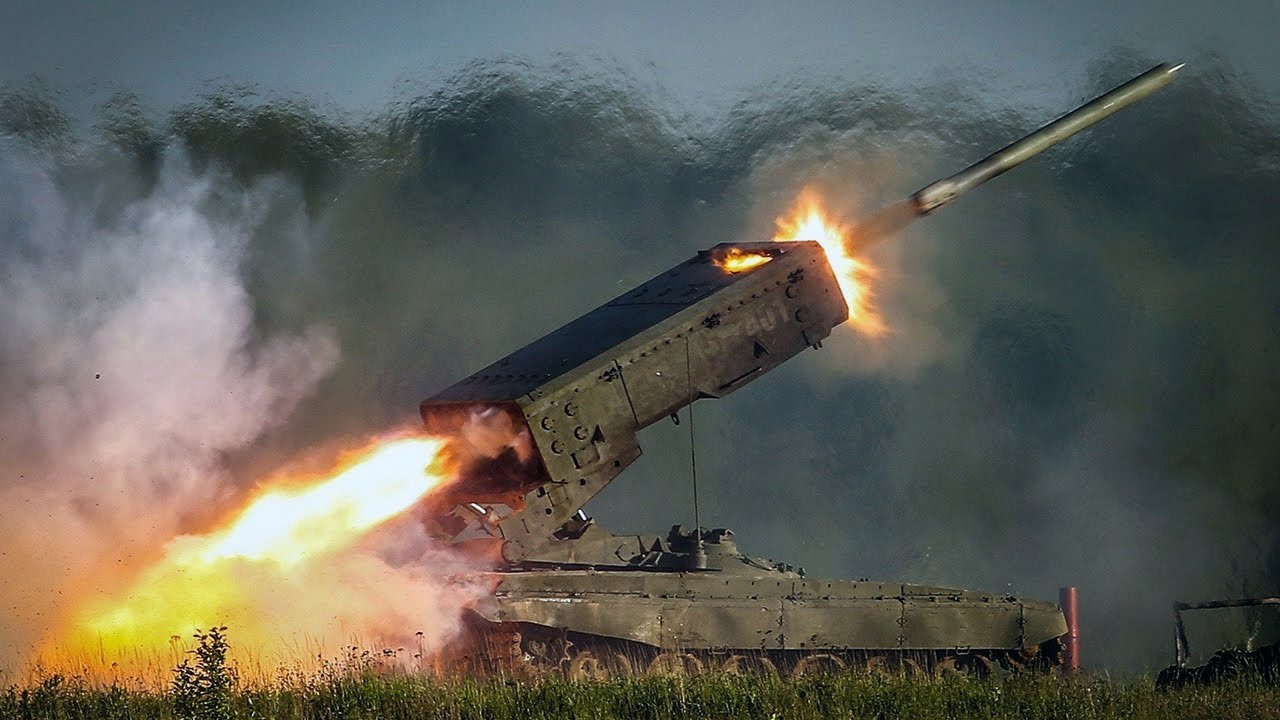 30 thermobaric rocket bombs in 15 seconds - the Russian TOS-1 flamethrower