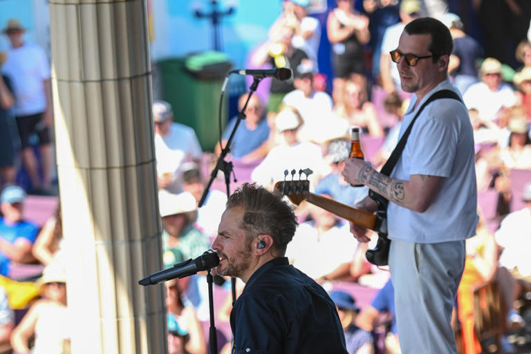 In pictures: Toploader perform at Eastbourne Bandstand