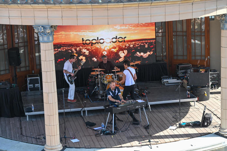 In pictures: Toploader perform at Eastbourne Bandstand