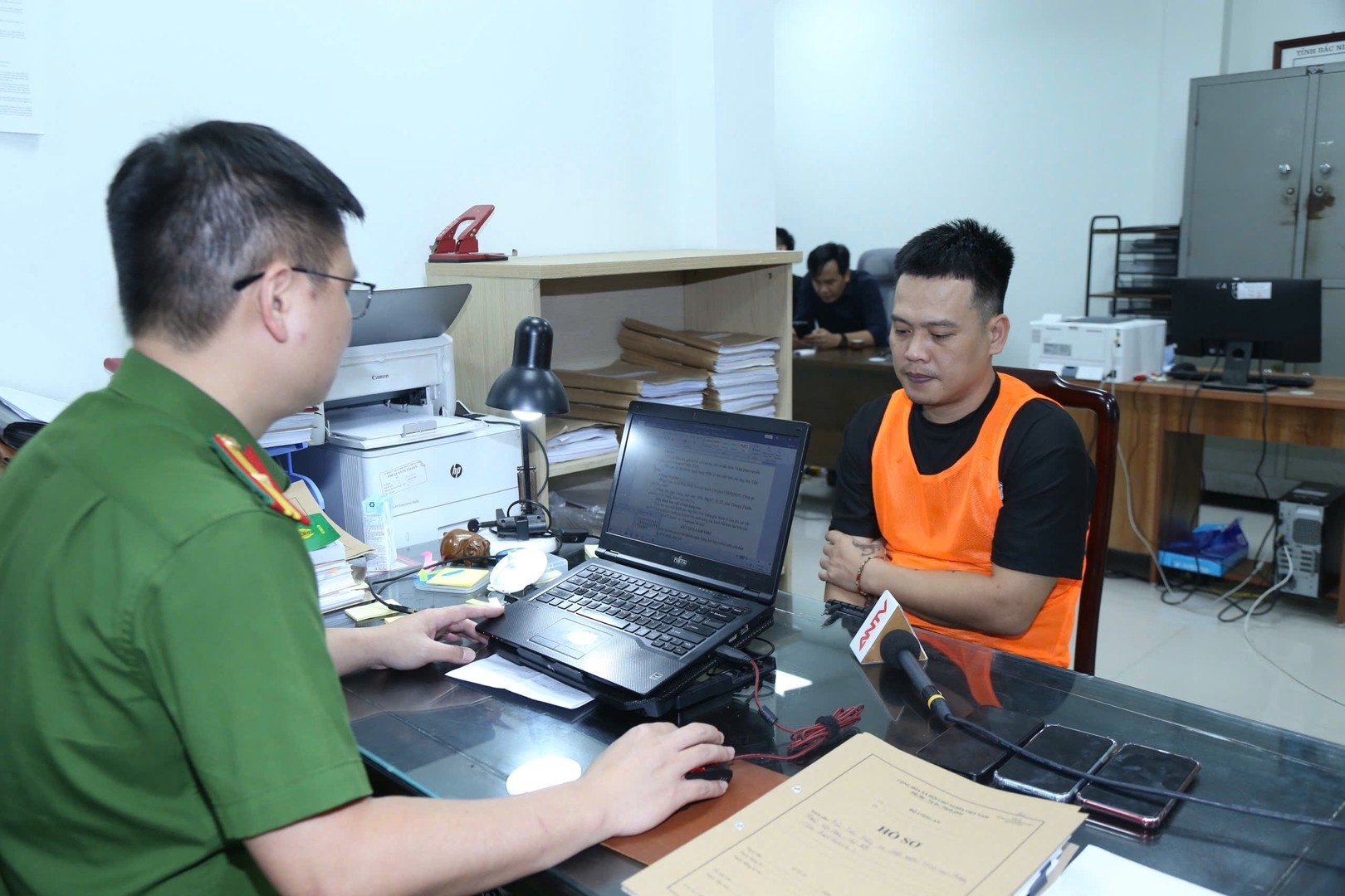 Nhóm bình luận viên web lậu 'Bún Chả TV' bị bắt