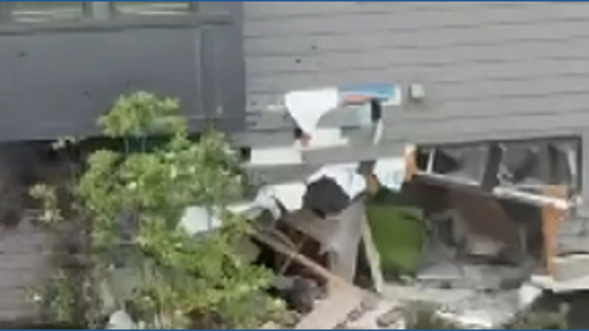 Car crashes into apartment building in lower South End