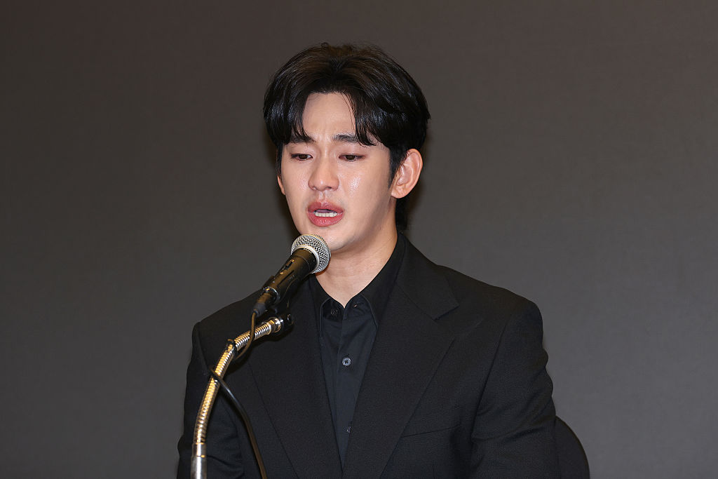 Kim Soo Hyun phá vỡ sự im lặng