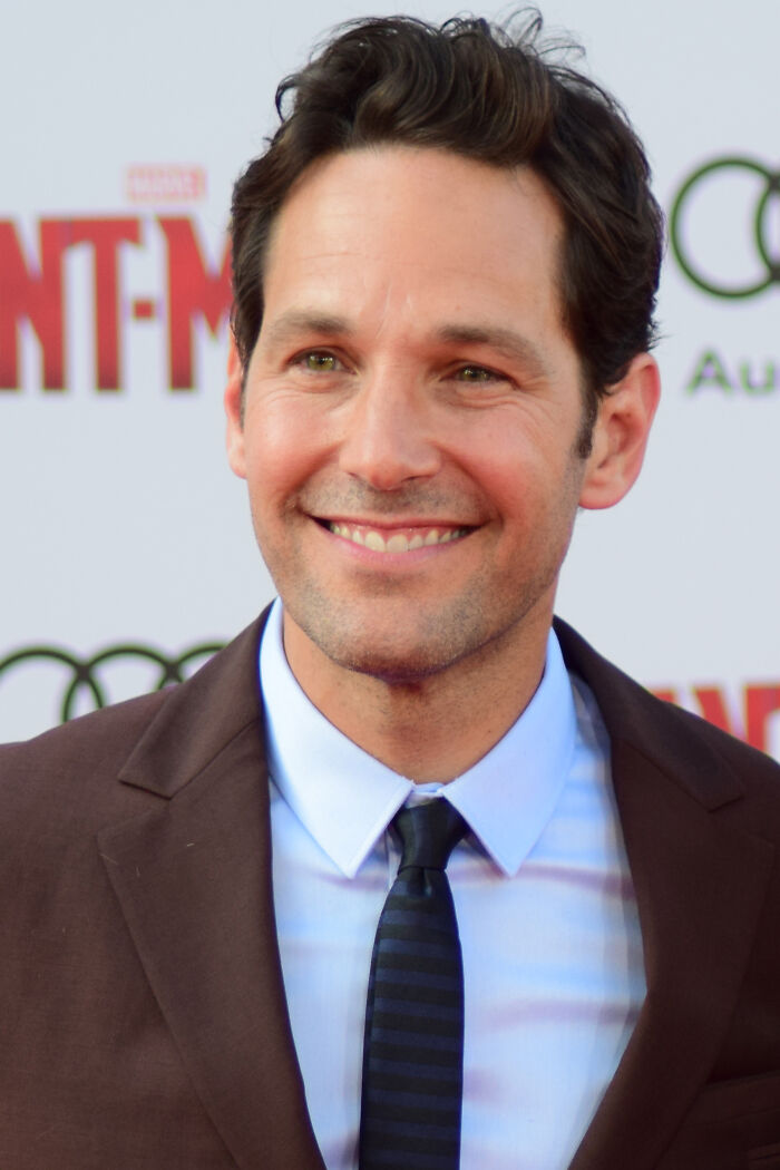 36 unproblematic celebrities that everyone seems to like