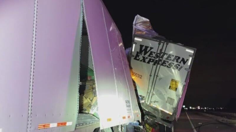 Southbound I-25 reopens after closure due to crash involving semis