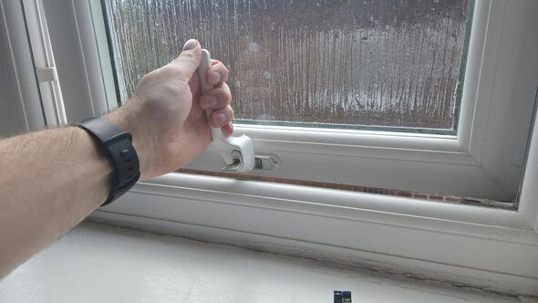 I tried closing all the windows and curtains to see if it really cools ...