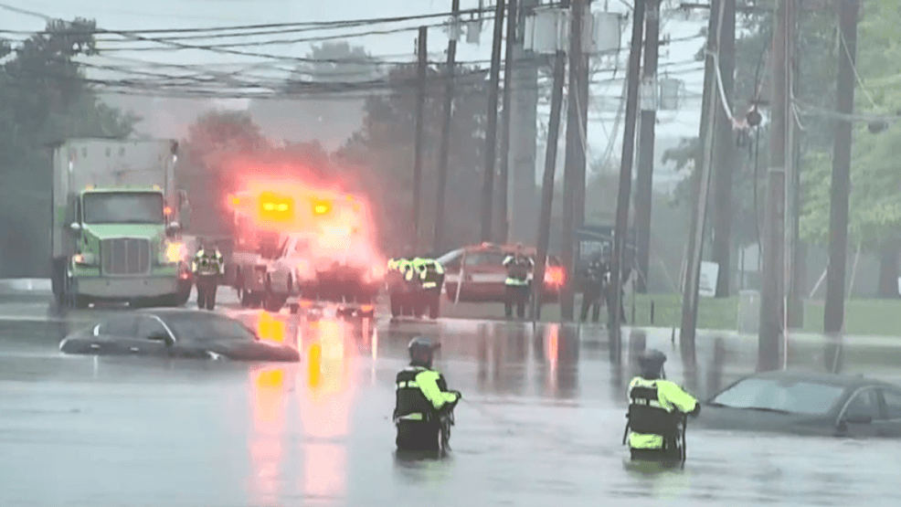 Floodwaters shut down Jackson Pike in south Columbus, stranding drivers ...