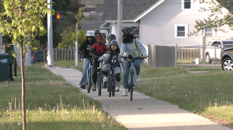 New bike initiative gets Lansing students pedaling to school — and ...
