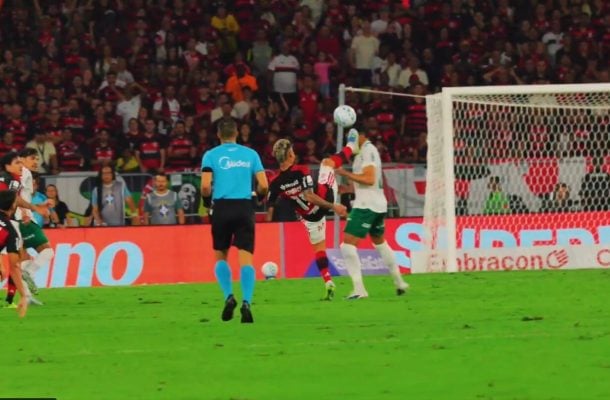 Torcida manda recado para Carrascal: 