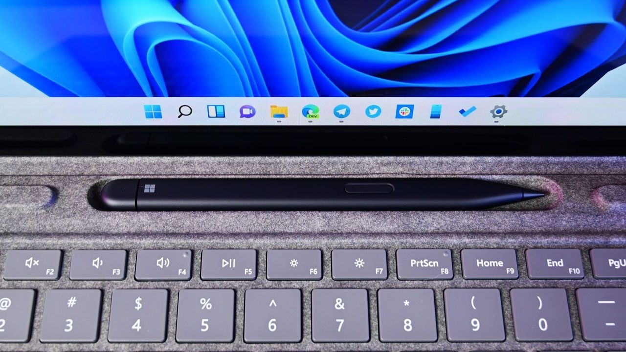 Slim Pen 2 update unlocks Windows 11 haptics on older Surface hardware